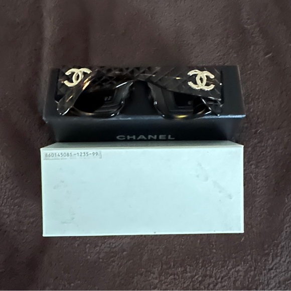 AUTHENTIC CHANEL QUILTED CC TORTOISE SUNGLASSES WITH BOX AND DUST BAG - Picture 3 of 12